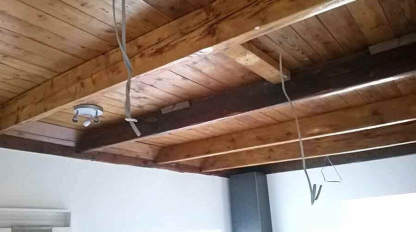 lighting cables in shop