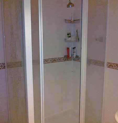 old ensuite from doorway