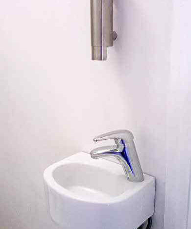 sink in WC