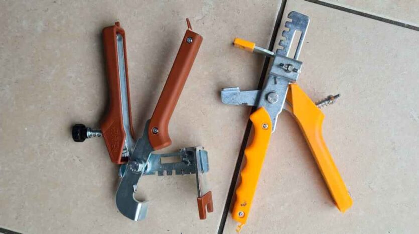 Tile levelling system pliers for walls and floors scaled 1