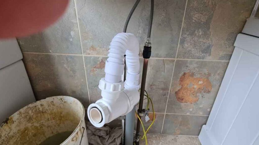 basin trap and flexible connector