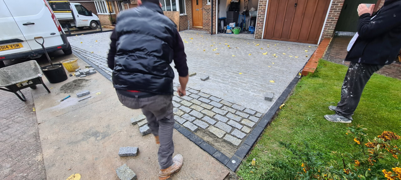 After 5 weeks the last cobbles go down