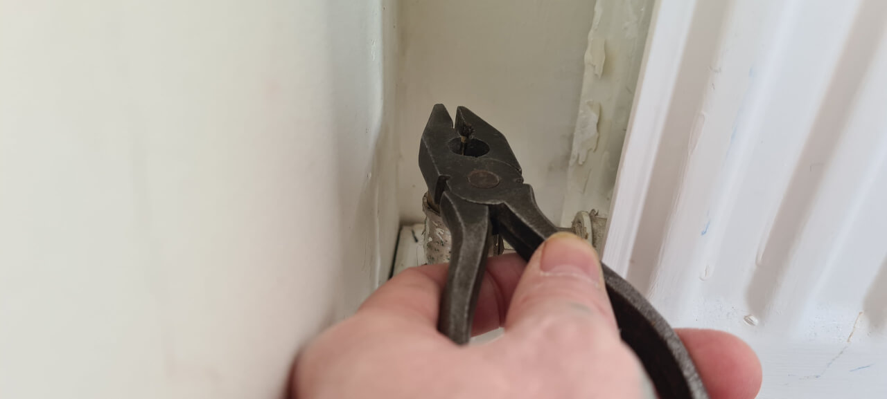 adjusting lock shield valve