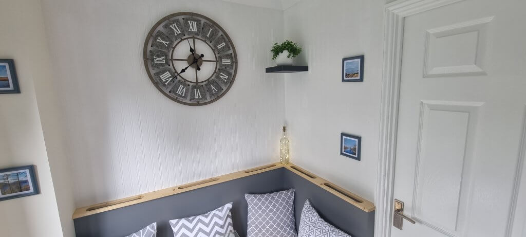 The finished Beadboard effect wallpaper giving that US East Coast look