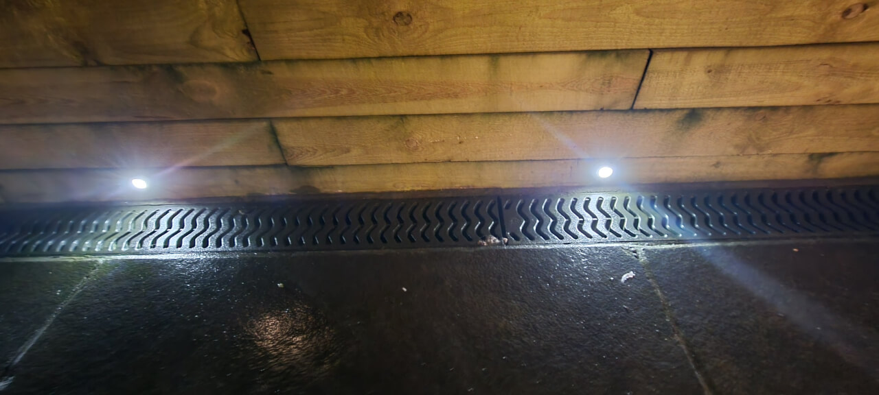 Chrome low voltage bright white led patio lights