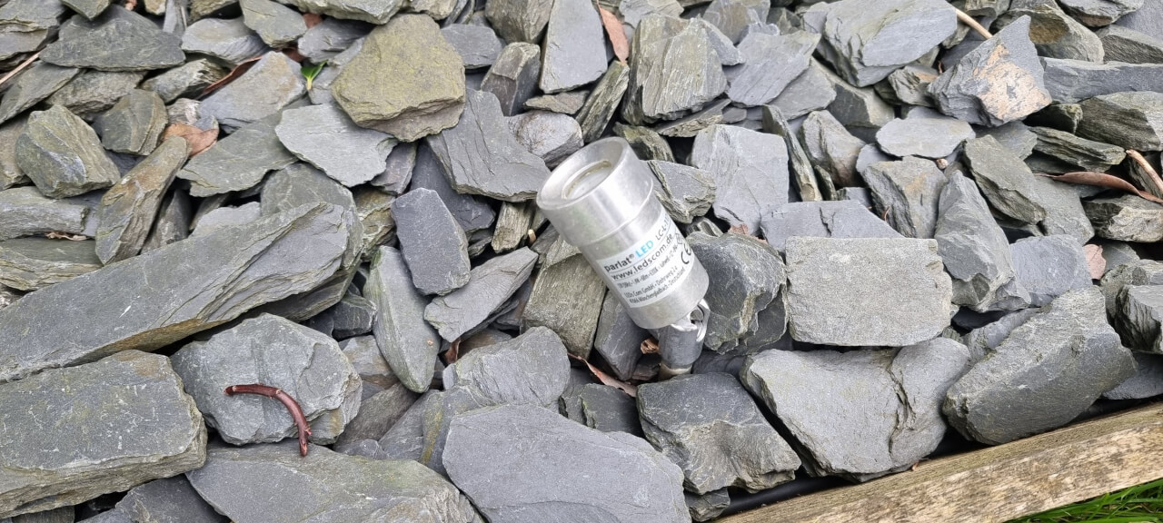 Chrome low voltage bright white led spike light
